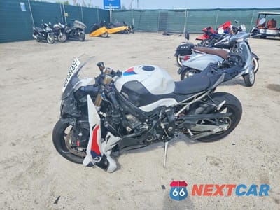Trzecie zdjęcie samochodu z tyłu: 2026 BMW S 1000 RR VIN:WB10P2304T6M32401 - miniatura