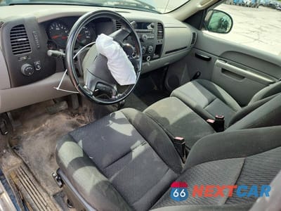 Zdjęcie 8 z 13 samochodu: 2011 CHEVROLET SILVERADO K1500 VIN:1GCNKPE0XBZ137088 - miniatura