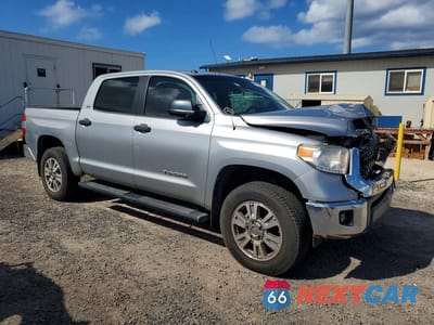 Czwarte zdjęcie samochodu z boku: 2016 TOYOTA TUNDRA CREWMAX SR5 VIN:5TFEM5F10GX108692 - miniatura