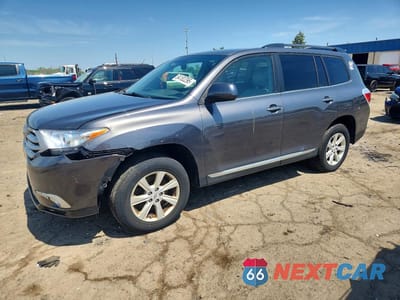 2011 TOYOTA HIGHLANDER BASE 5TDBK3EH8BS041799 - główne zdjęcie licytacji z USA - miniatura