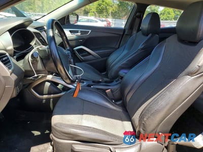 Zdjęcie 7 z 12 samochodu: 2015 HYUNDAI VELOSTER BASE VIN:KMHTC6AD8FU225465 - miniatura