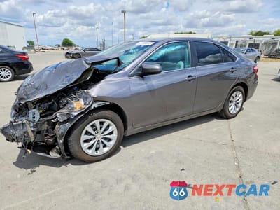 2017 TOYOTA CAMRY LE 4T1BF1FK1HU712121 - główne zdjęcie licytacji z USA - miniatura