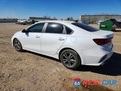Drugie zdjęcie samochodu z przodu: 2023 KIA FORTE LXS VIN:3KPF24AD8PE643792 - miniatura