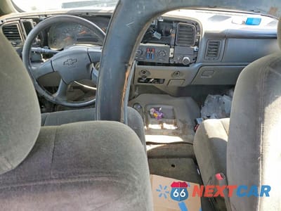 Zdjęcie 8 z 12 samochodu: 2005 CHEV SILVERADO CREW CAB ( VIN:1GCHK23U15F960603 - miniatura