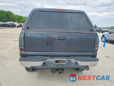 Zdjęcie 6 z 12 samochodu: 2005 CHEVROLET SILVERADO K2500 HEAVY DUTY VIN:1GCHK29U95E150603 - miniatura