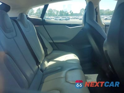 Zdjęcie 10 z 12 samochodu: 2013 TESLA MODEL S VIN:5YJSA1AG2DFP12122 - miniatura