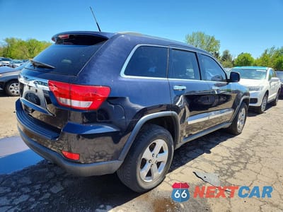 Trzecie zdjęcie samochodu z tyłu: 2011 JEEP GRAND CHEROKEE LAREDO VIN:1J4RR4GG4BC527414 - miniatura