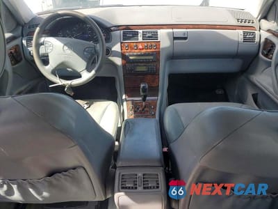 Zdjęcie 8 z 12 samochodu: 2001 MERCEDES-BENZ E 320 VIN:WDBJH65J01B276815 - miniatura