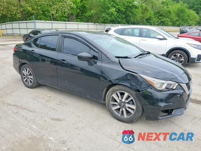 Czwarte zdjęcie samochodu z boku: 2020 NISSAN VERSA SV VIN:3N1CN8EV9LL856666 - miniatura