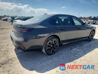Trzecie zdjęcie samochodu z tyłu: 2023 BMW 760 XI VIN:WBA33EJ07PCN09685 - miniatura