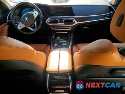 Zdjęcie 8 z 13 samochodu: 2021 BMW X7 XDRIVE40I VIN:5UXCW2C02M9H35987 - miniatura