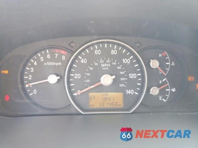 Zdjęcie 9 z 12 samochodu: 2009 KIA RONDO BASE VIN:KNAFG528197269163 - miniatura