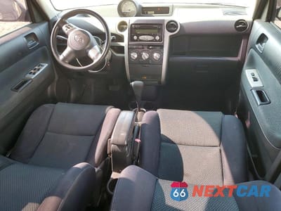 Zdjęcie 8 z 14 samochodu: 2006 TOYOTA SCION XB VIN:JTLKT324864077965 - miniatura