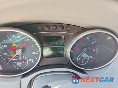 Zdjęcie 9 z 13 samochodu: 2006 MERCEDES-BENZ ML 350 VIN:4JGBB86E86A002971 - miniatura