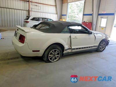 Trzecie zdjęcie samochodu z tyłu: 2005 FORD MUSTANG VIN:1ZVFT84N755214674 - miniatura