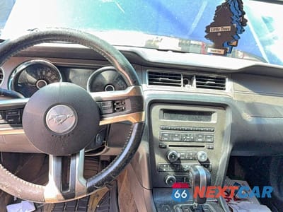 Zdjęcie 9 z 10 samochodu: 2014 FORD MUSTANG VIN:1ZVBP8AM0E5325260 - miniatura