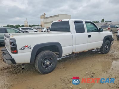 Trzecie zdjęcie samochodu z tyłu: 2004 CHEVROLET SILVERADO K1500 VIN:2GCEK19V841168354 - miniatura