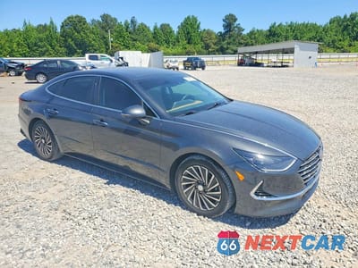 Czwarte zdjęcie samochodu z boku: 2021 HYUNDAI SONATA HYBRID LIMITED VIN:KMHL54JJ0MA036621 - miniatura