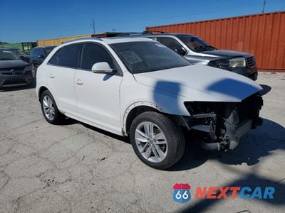 Czwarte zdjęcie samochodu z boku: 2017 AUDI Q3 PREMIUM VIN:WA1ECCFS0HR012447 - miniatura