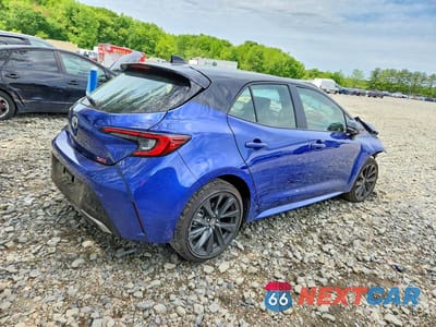 Trzecie zdjęcie samochodu z tyłu: 2026 TOYOTA COROLLA XSE VIN:JTNC4MBE2T3259797 - miniatura