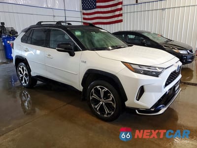 Czwarte zdjęcie samochodu z boku: 2024 TOYOTA RAV4 PRIME XSE VIN:JTMEB3FV5RD207977 - miniatura