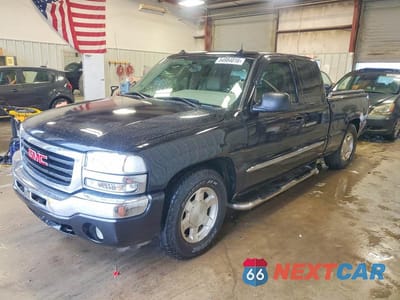 2004 GMC NEW SIERRA C1500 2GTEC19TX41117546 - główne zdjęcie licytacji z USA - miniatura