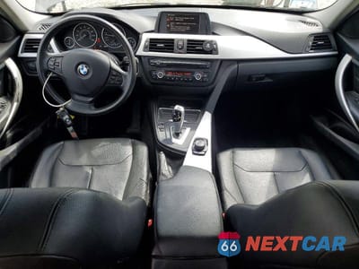 Zdjęcie 8 z 12 samochodu: 2013 BMW 328 XI VIN:WBA3B3G50DNR80765 - miniatura