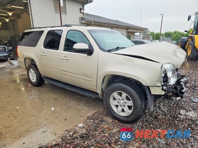 Czwarte zdjęcie samochodu z boku: 2013 GMC YUKON XL K1500 SLT VIN:1GKS2KE70DR227134 - miniatura