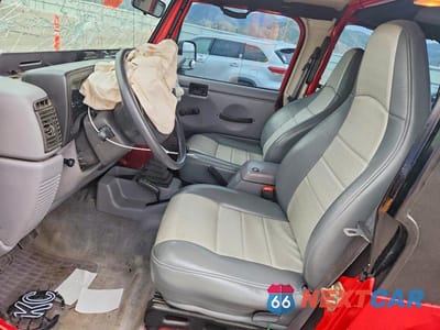 Zdjęcie 7 z 12 samochodu: 1997 JEEP WRANGLER / TJ SE VIN:1J4FY29P2VP471316 - miniatura