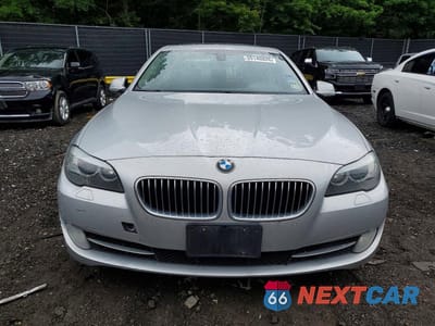 Piąte zdjęcie samochodu w środku: 2013 BMW 528 XI VIN:WBAXH5C5XDD112814 - miniatura