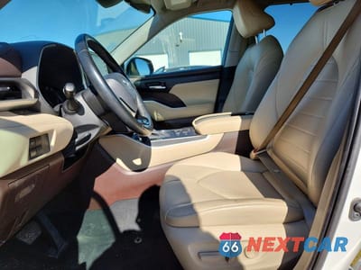 Zdjęcie 7 z 13 samochodu: 2021 TOYOTA HIGHLANDER XLE VIN:5TDHZRBH5MS551589 - miniatura