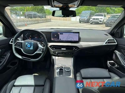 Zdjęcie 9 z 10 samochodu: 2026 BMW 330I VIN:3MW69CW04T8F91434 - miniatura