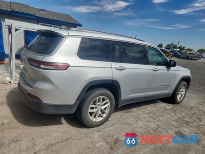 Trzecie zdjęcie samochodu z tyłu: 2023 JEEP GRAND CHEROKEE VIN:1C4RJKAG6P8805119 - miniatura