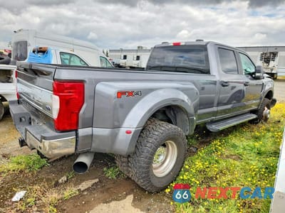 Trzecie zdjęcie samochodu z tyłu: 2022 FORD F350 SUPER DUTY VIN:1FT8W3DT1NEC89486 - miniatura