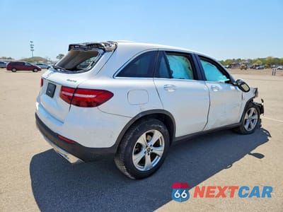 Trzecie zdjęcie samochodu z tyłu: 2018 MERCEDES-BENZ GLC 300 4MATIC VIN:WDC0G4KB4JV052750 - miniatura