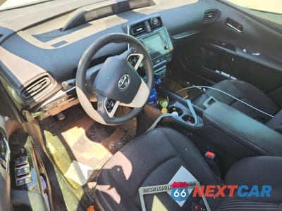 Zdjęcie 8 z 12 samochodu: 2018 TOYOTA PRIUS TWO VIN:JTDKBRFU2J3067524 - miniatura
