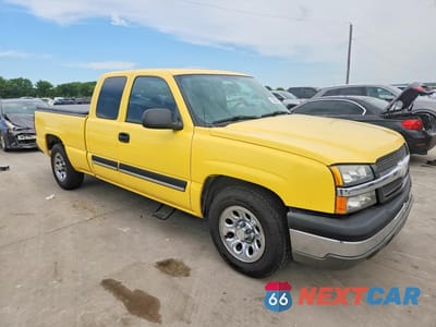 Czwarte zdjęcie samochodu z boku: 2004 CHEVROLET SILVERADO C1500 VIN:1GCEC19VX4Z185824 - miniatura