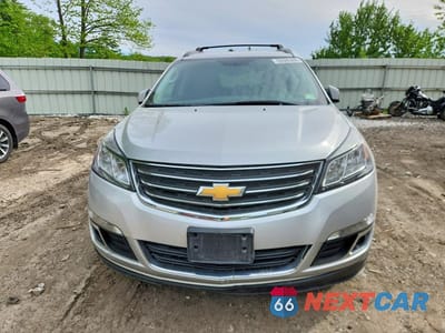 Piąte zdjęcie samochodu w środku: 2017 CHEVROLET TRAVERSE LT VIN:1GNKVGKD0HJ185943 - miniatura