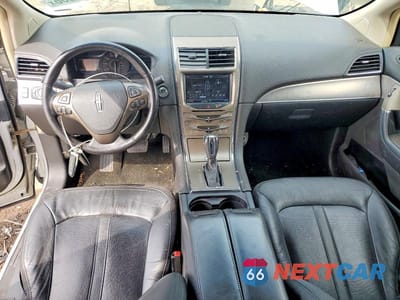 Zdjęcie 8 z 13 samochodu: 2012 LINCOLN MKX VIN:2LMDJ6JKXCBL10502 - miniatura
