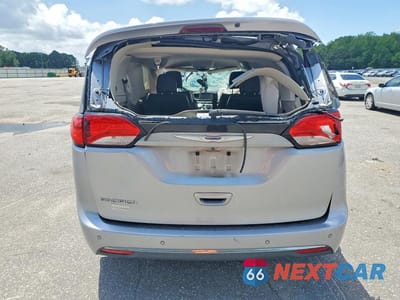 Zdjęcie 6 z 13 samochodu: 2018 CHRYSLER PACIFICA TOURING L VIN:2C4RC1BG1JR214159 - miniatura