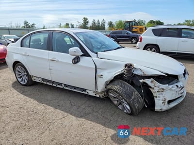 Czwarte zdjęcie samochodu z boku: 2011 BMW 328 XI SULEV VIN:WBAPK5C50BA662586 - miniatura
