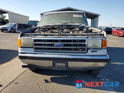 Piąte zdjęcie samochodu w środku: 1989 FORD F150 VIN:1FTDF15Y8KPB23561 - miniatura