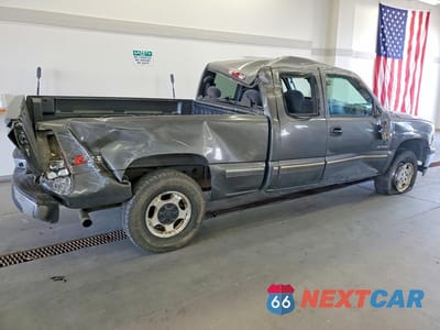 Trzecie zdjęcie samochodu z tyłu: 2002 CHEVROLET SILVERADO K1500 VIN:2GCEK19T121267934 - miniatura