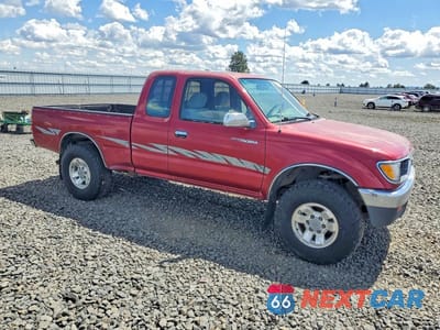 Czwarte zdjęcie samochodu z boku: 1996 TOYOTA TACOMA XTRACAB SR5 VIN:4TAWN74N3TZ104990 - miniatura