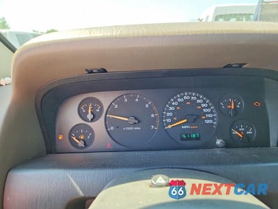 Zdjęcie 9 z 13 samochodu: 2004 JEEP GRAND CHEROKEE LAREDO VIN:1J4GW48S94C310642 - miniatura