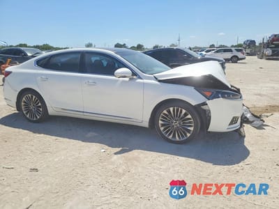 Czwarte zdjęcie samochodu z boku: 2019 KIA CADENZA LIMITED VIN:KNALC4J13K5144969 - miniatura