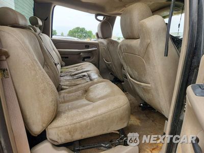 Zdjęcie 10 z 13 samochodu: 2006 CHEVROLET SILVERADO K2500 HEAVY DUTY VIN:1GCHK23D06F152096 - miniatura