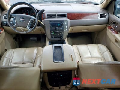 Zdjęcie 8 z 13 samochodu: 2010 GMC YUKON XL K1500 SLT VIN:1GKUKKE35AR239149 - miniatura