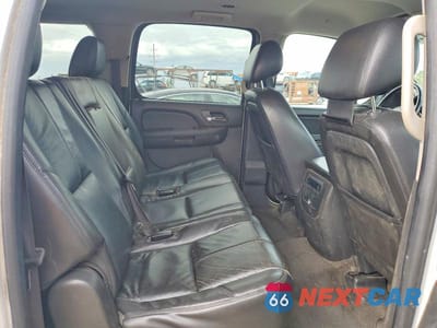 Zdjęcie 11 z 13 samochodu: 2013 CHEVROLET SUBURBAN K1500 LT VIN:1GNSKJE7XDR243743 - miniatura