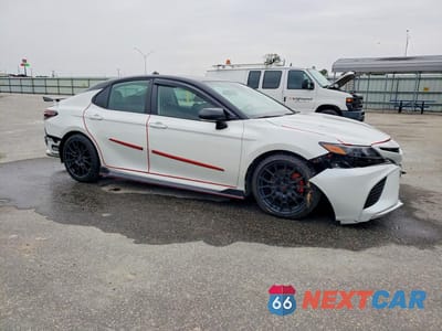 Czwarte zdjęcie samochodu z boku: 2024 TOYOTA CAMRY TRD VIN:4T1KZ1AK9RU100040 - miniatura